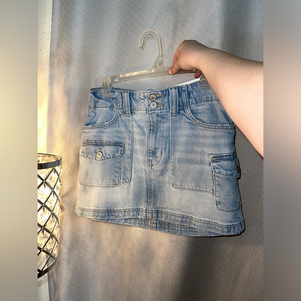 BRAND NEW MINI SKIRT FROM AMERICAN EGAL IN A SIZE 6.😍!!